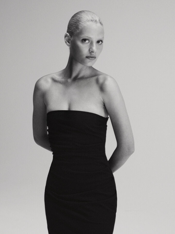 Slim fit dress with rouching - women's midi dresses - Black | Sisley image number 7